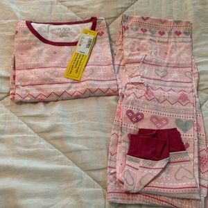 Cute pink snowflake & hearts pajama set